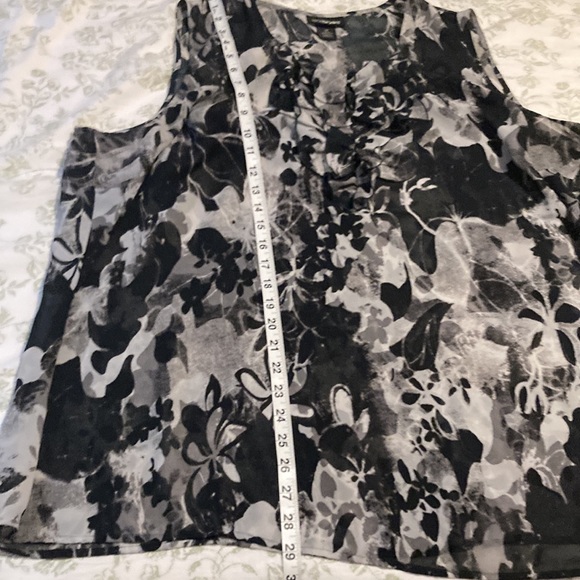 Lane Bryant sheer shell with neck ruffle detail size26 - Picture 7 of 7